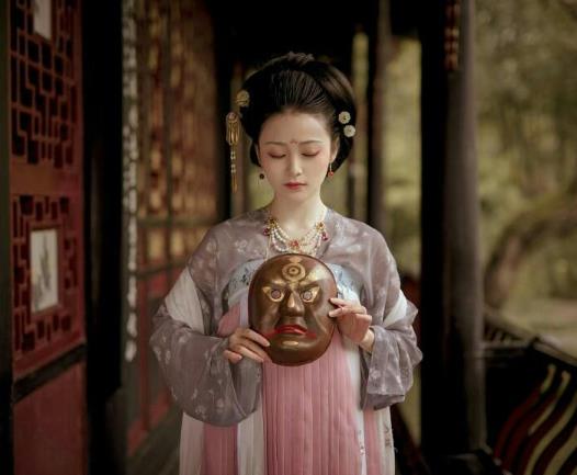 漢服上襦很透該怎么辦?漢服里面一定要穿內(nèi)搭嗎