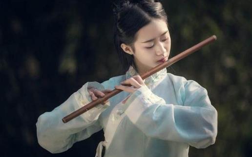 漢服上襦很透該怎么辦?漢服里面一定要穿內(nèi)搭嗎