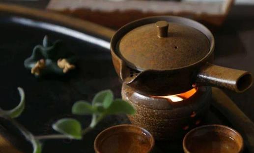 保溫杯裝熱水后打不開怎么辦?哪些飲品不宜用保溫杯?