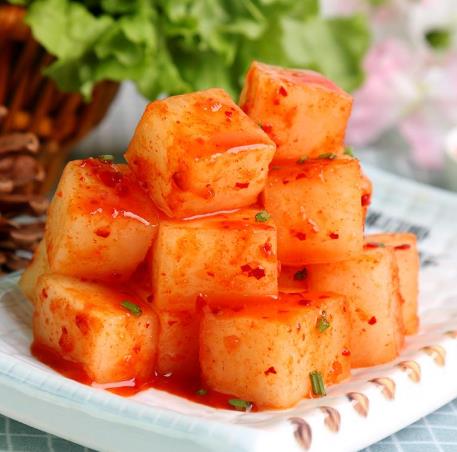 泡菜水為什么會(huì)變得粘稠?泡菜壇邊是先放蓋還是先放水?