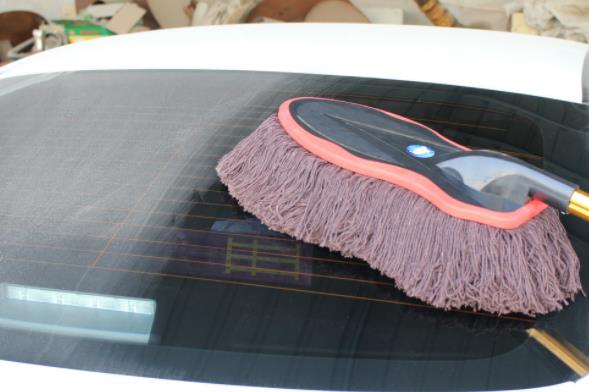 新買的愛車有必要備一把車撣子嗎?如何正確使用汽車撣子才能不損壞車漆?