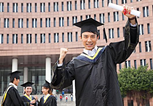 大一開學有必要給室友帶禮物嗎?大一新生一般帶幾套衣服合適?