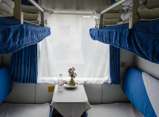 女生睡軟臥安全嗎?火車軟臥有可能三男一女嗎?