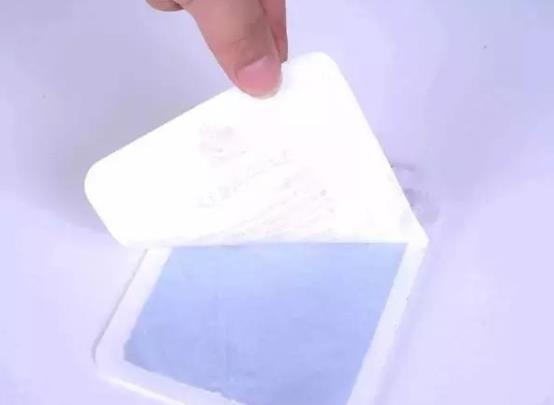 暖寶寶貼肚子紅了怎么辦?暖寶寶還沒開就硬了還能用嗎?