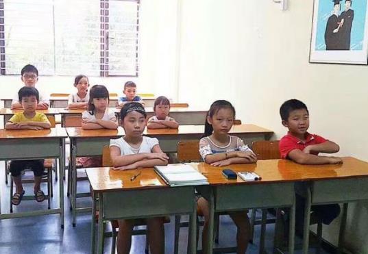 非在編老師辦輔導(dǎo)班合法嗎?該不該取消教師的寒暑假?