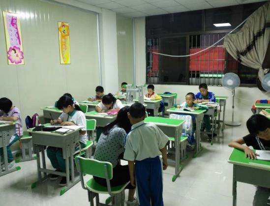 民辦學(xué)校的教師會去補(bǔ)課嗎?放暑假要不要給孩子補(bǔ)課?