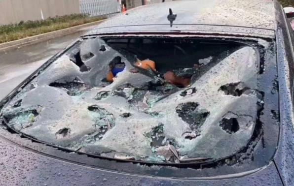 冰雹能砸死人嗎?冰雹天車停在樹下可擋冰雹嗎