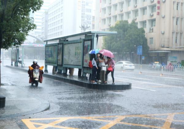 暴雨來臨時哪里最危險?下暴雨汽車停地下車庫安全嗎