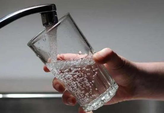 自來(lái)水發(fā)黃可以洗澡洗頭嗎?停水后水很黃要放多久才恢復(fù)?