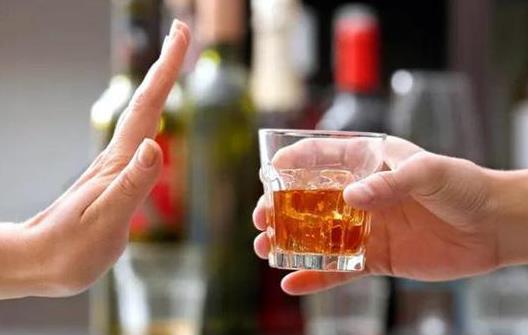 醉酒吃什么東西能好受一點(diǎn) 醉酒吃什么藥解酒最快