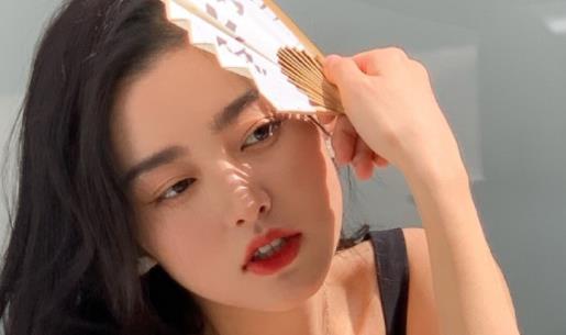 拍身份證有劉海怎么辦 拍身份證可以帶不明顯的美瞳嗎