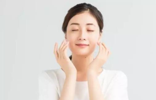 早c晚a還能疊加別的精華嗎 早c晚a為什么要用兩個精華