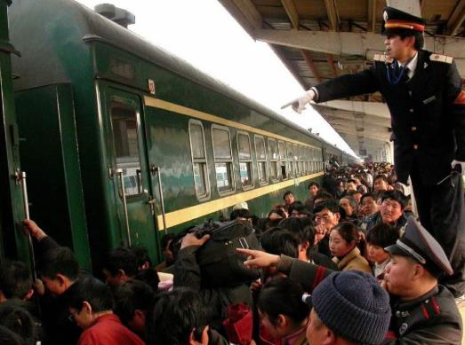 高鐵普及了為什么春運(yùn)火車票還是難買?春運(yùn)火車加班車會(huì)不會(huì)晚點(diǎn)