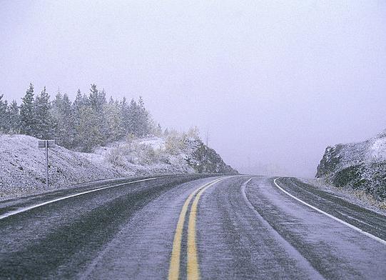 雪后上高速走被壓的雪路還是沒被壓的雪路?暴雪過后幾天可以上高速