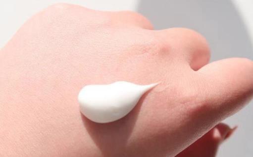 身體乳變成水一樣怎么回事 身體乳搓泥是為什么