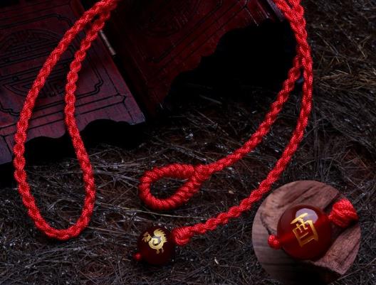 本命年可以戴老婆送的紅繩嗎?本命年戴紅繩什么講究