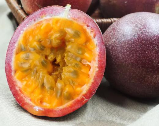 百香果怎樣才能開(kāi)花結(jié)果?百香果不開(kāi)花是什么原因