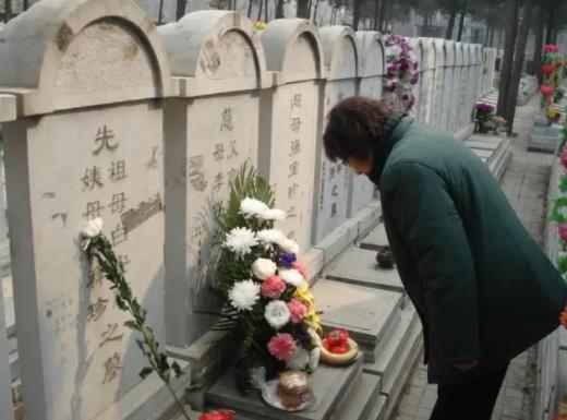 老人死后幾年立碑合適?2021年4月幾號立碑是吉日