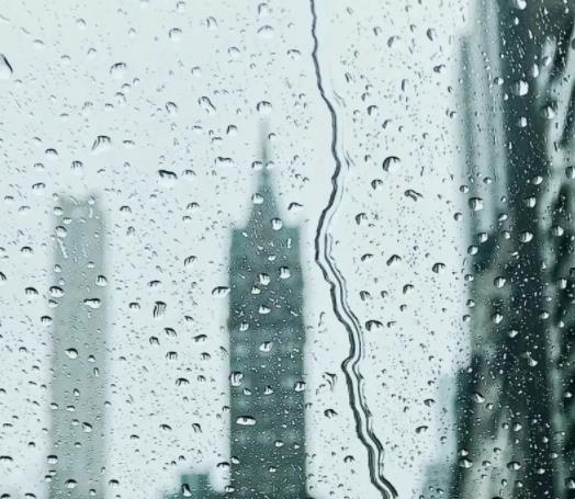 梅雨季節(jié)家里反濕怎么辦?梅雨季節(jié)為什么濕衣物不容易晾干