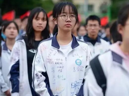 社會考生高考準考證是去招生辦拿嗎?高考為什么有全國一卷二卷和三卷