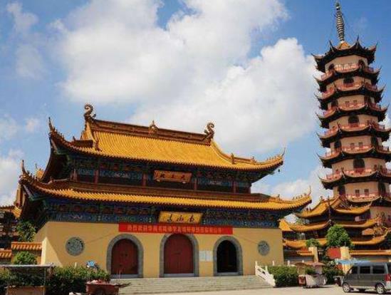 寺廟拜佛可以化解倒霉并且轉(zhuǎn)運(yùn)嗎?到寺廟燒香拜佛有些什么忌諱