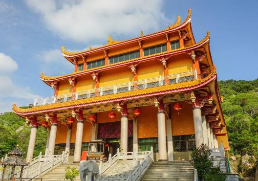 寺廟拜佛可以化解倒霉并且轉(zhuǎn)運(yùn)嗎?到寺廟燒香拜佛有些什么忌諱