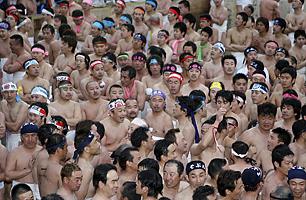 盤點世界10大怪異節(jié)日:日本岡山裸體節(jié)