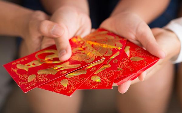 長輩過年為什么要給孩子壓歲錢?春節(jié)給孩子紅包一般給到幾歲