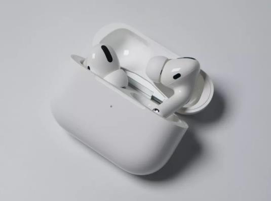 airpods電量一直在亂變是怎么回事?airpods左耳輕點兩下沒反應(yīng)怎么辦