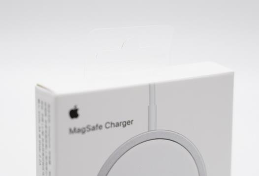 magSafe外接電池可以有線充電嗎?MagSafe外接電池要搭配手機殼嗎?