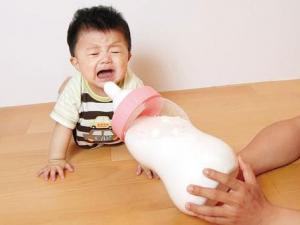 寶寶什么時(shí)候會(huì)發(fā)生厭奶？寶寶厭奶怎么辦