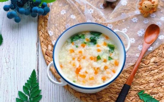怎么判斷寶寶是不是可以吃輔食了?嬰兒添加輔食后不拉大便怎么辦