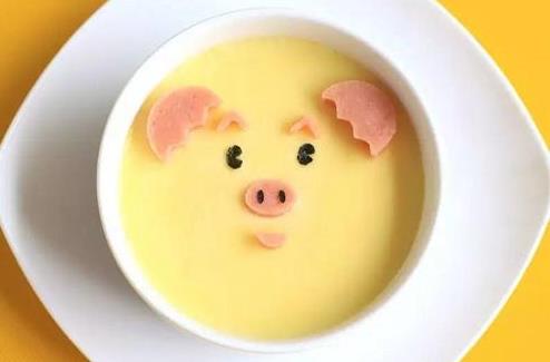 怎么判斷寶寶是不是可以吃輔食了?嬰兒添加輔食后不拉大便怎么辦