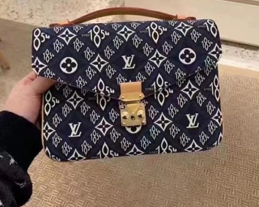 lv官網(wǎng)和專柜質(zhì)量有差別嗎?lv一個(gè)月只能買一次嗎