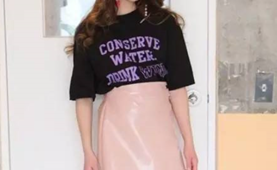 想做個(gè)粉色系女子?怎么搭配粉色避免老土做個(gè)粉嫩少女?