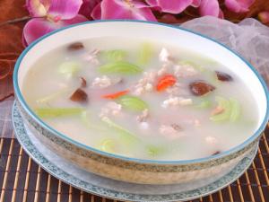 湯里的營養(yǎng)不足一成？喝肉湯不易過量