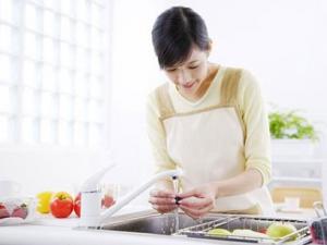 如何清除果蔬中的殘留農(nóng)藥？水果削皮能除農(nóng)藥嗎