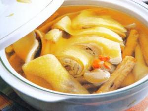吃雞肉還是喝雞湯？雞肉雞湯哪個(gè)營(yíng)養(yǎng)價(jià)值高