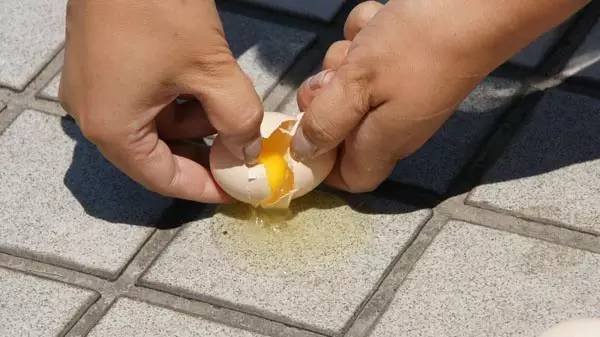 網(wǎng)上流傳的煮雞蛋時(shí)間秘籍 吃了沒煮熟的溏心蛋對人好不好