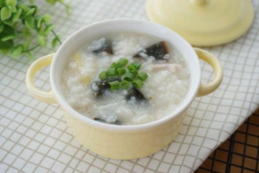 吃皮蛋瘦肉粥有什么禁忌嗎?皮蛋瘦肉粥是發(fā)物嗎?