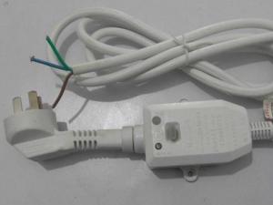 熱水器常開保溫并不費(fèi)電 熱水器插頭不宜頻繁的插拔