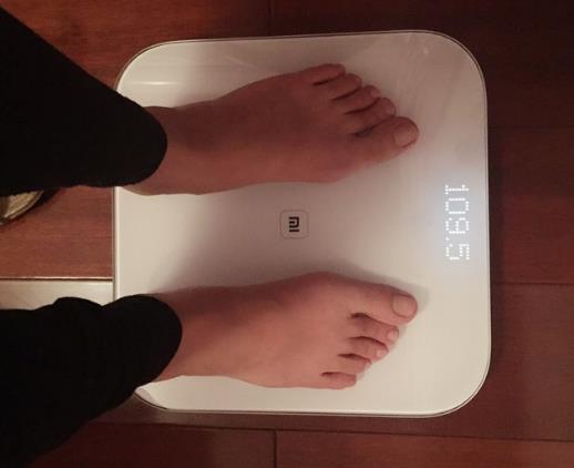 體重秤為什么每次都不一樣?怎樣確認(rèn)體重秤準(zhǔn)不準(zhǔn)?