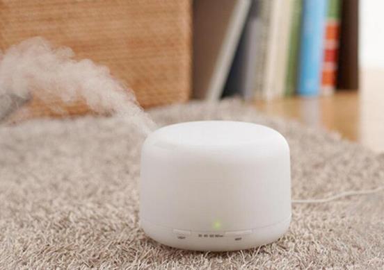 加濕器要對(duì)著人吹嗎?加濕器加酒精能消毒不?