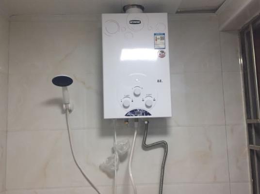 電熱水器和燃?xì)鉄崴髂膫(gè)好?燃?xì)鉄崴鞑荒艽蚧鹪趺崔k?