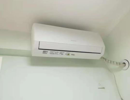 空調(diào)主機(jī)的聲音有多少分貝?空調(diào)室外機(jī)結(jié)冰是什么情況