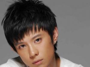 三國(guó)龍?zhí)椎蹢钔畟€(gè)人資料，新三國(guó)飾演18個(gè)角色