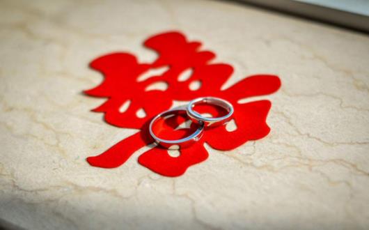 裸婚是什么意思?80后新潮結(jié)婚方式 男女對(duì)裸婚的態(tài)度及看法