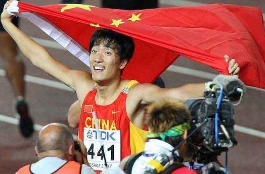 劉翔奪冠前被陌生男子強(qiáng)抱