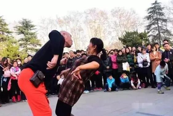 “尬舞”是什么意思?“尬舞”是什么梗?尬舞的原則和特點