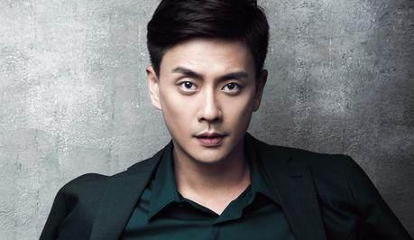 誰也沒想到出道這么久的Bosco黃宗澤原來小時候是個胖子啊~黃宗澤曾在微博發(fā)布一張照片讓人猜猜到底誰才是他,結果讓人出乎意料之外!很多網(wǎng)民都不敢相信啊,看起來瘦得緊要的Bosco原來曾經(jīng)也是一個小胖子~